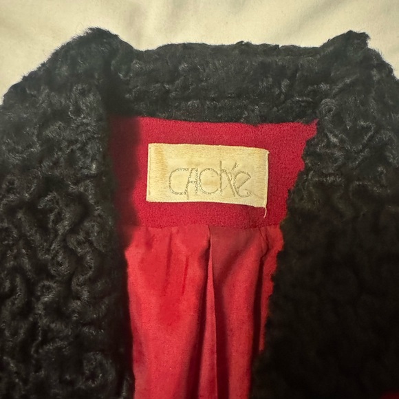 Cache red jacket with black lining - Picture 4 of 4